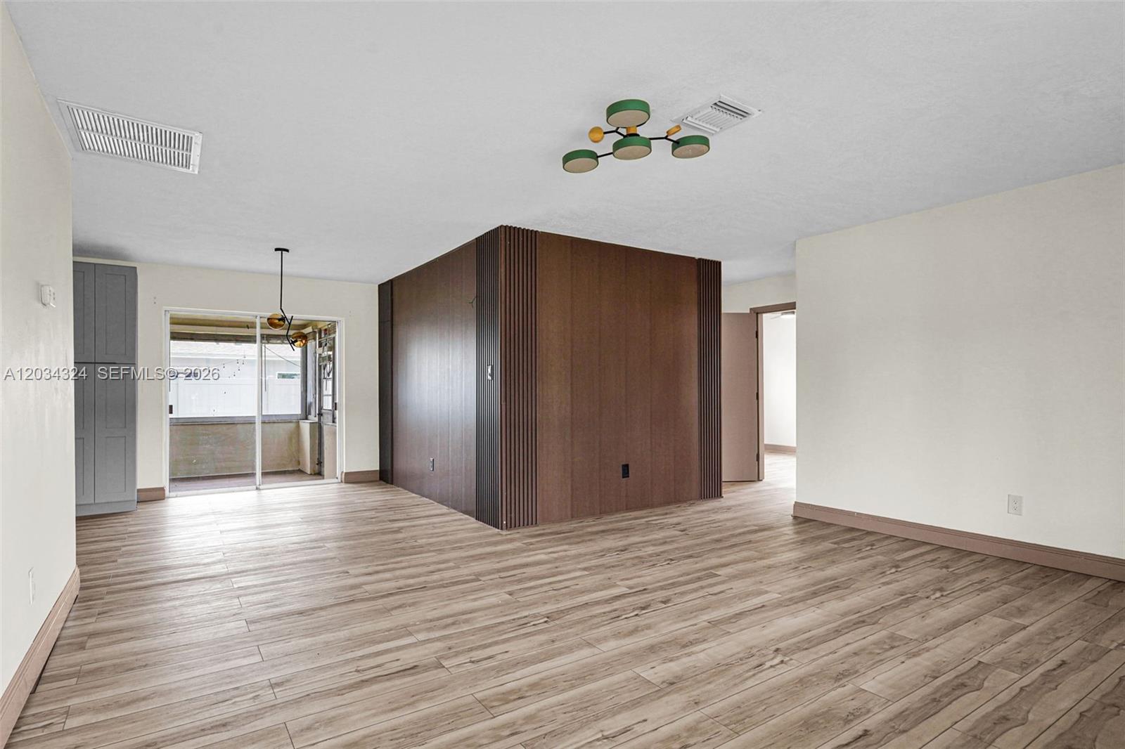 3140 NE 9th Ter
