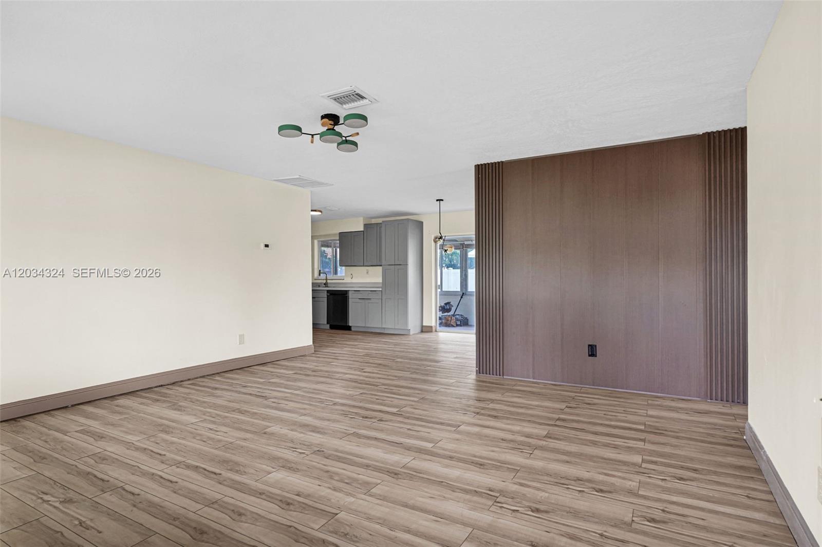 3140 NE 9th Ter