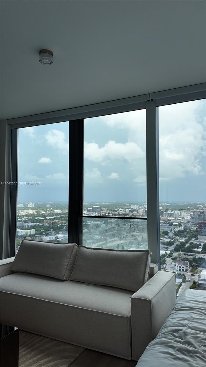 20 NE 11th St Unit: PH05