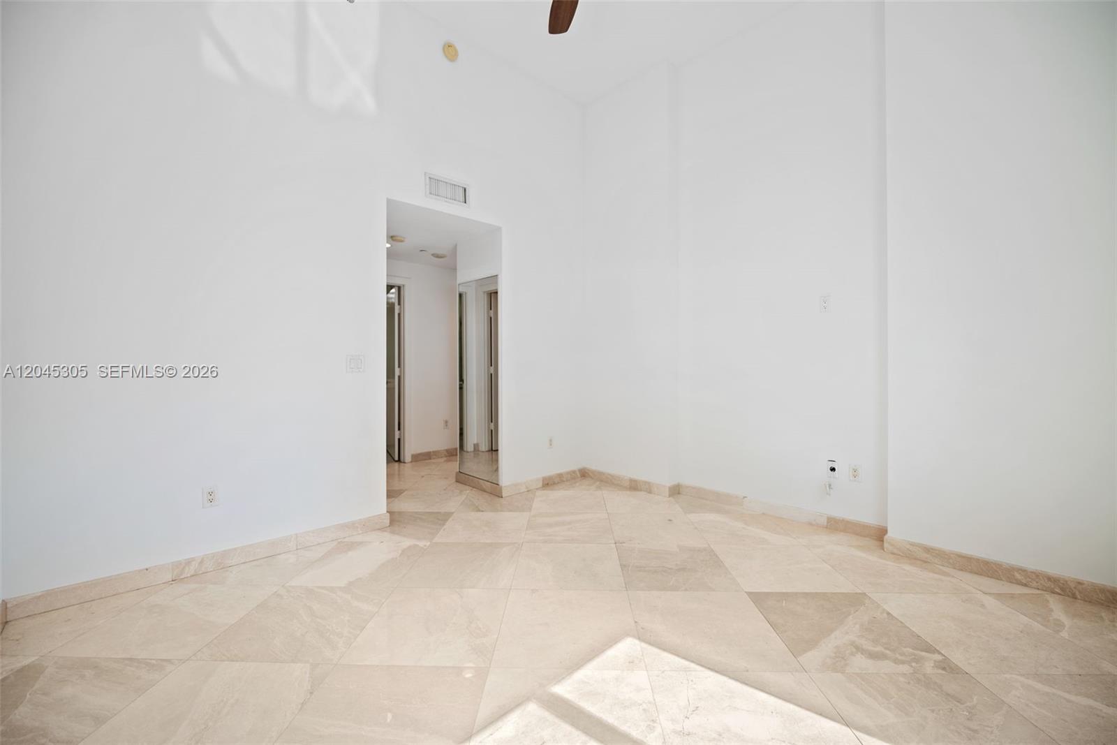 1050 Brickell Ave # 3314