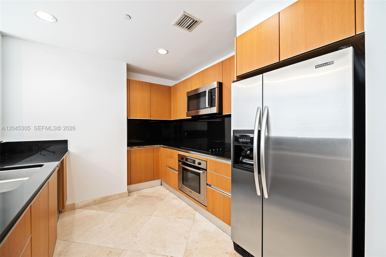 1050 Brickell Ave # 3314