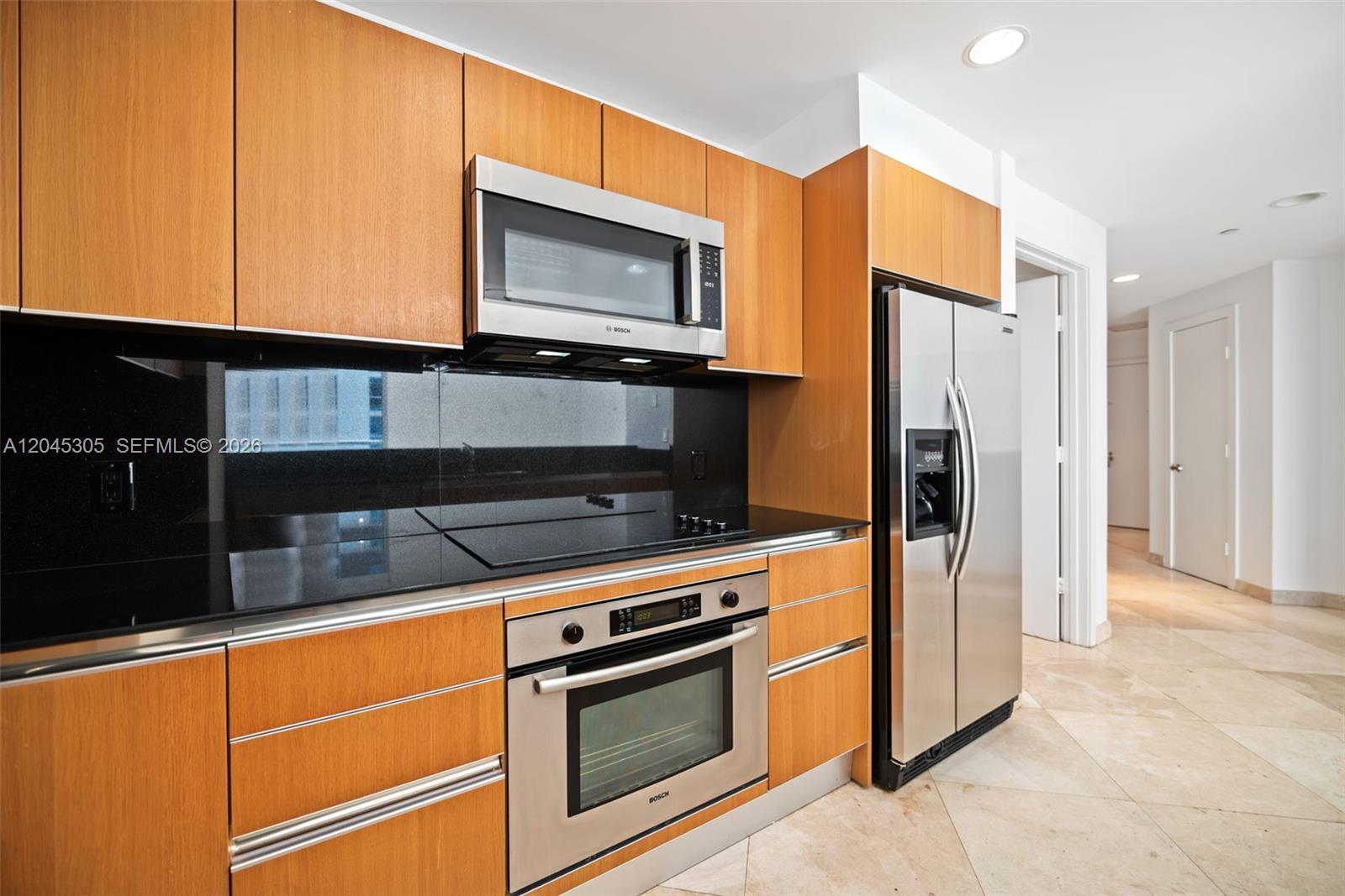 1050 Brickell Ave # 3314