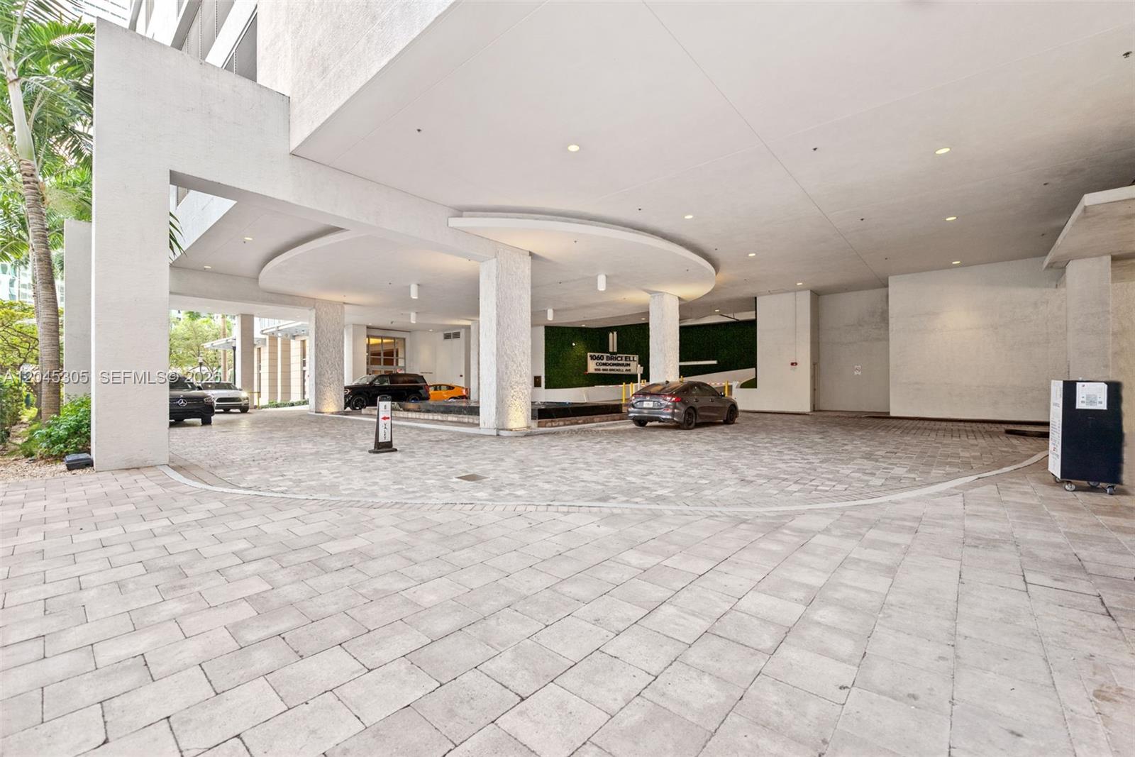 1050 Brickell Ave # 3314