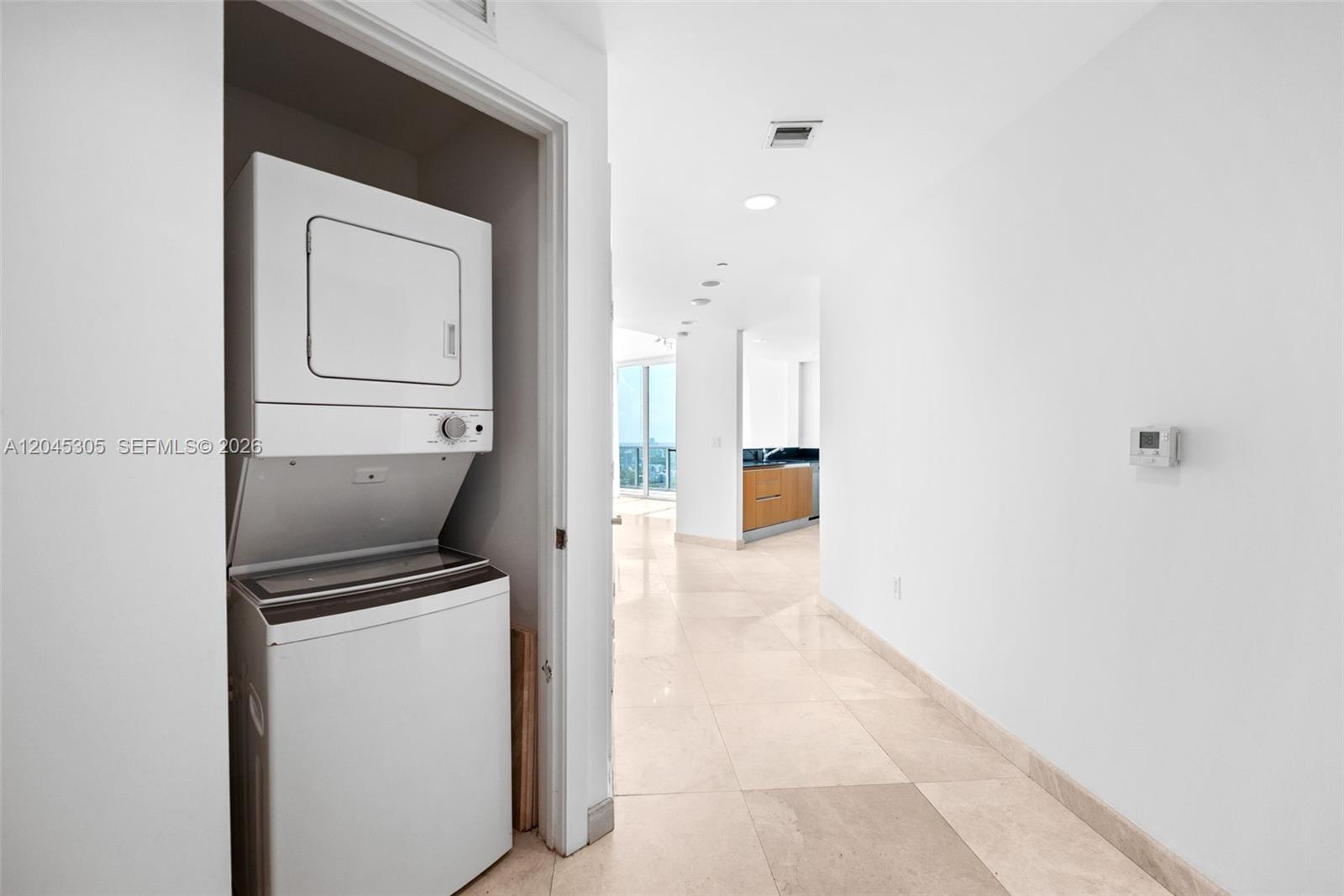 1050 Brickell Ave # 3314