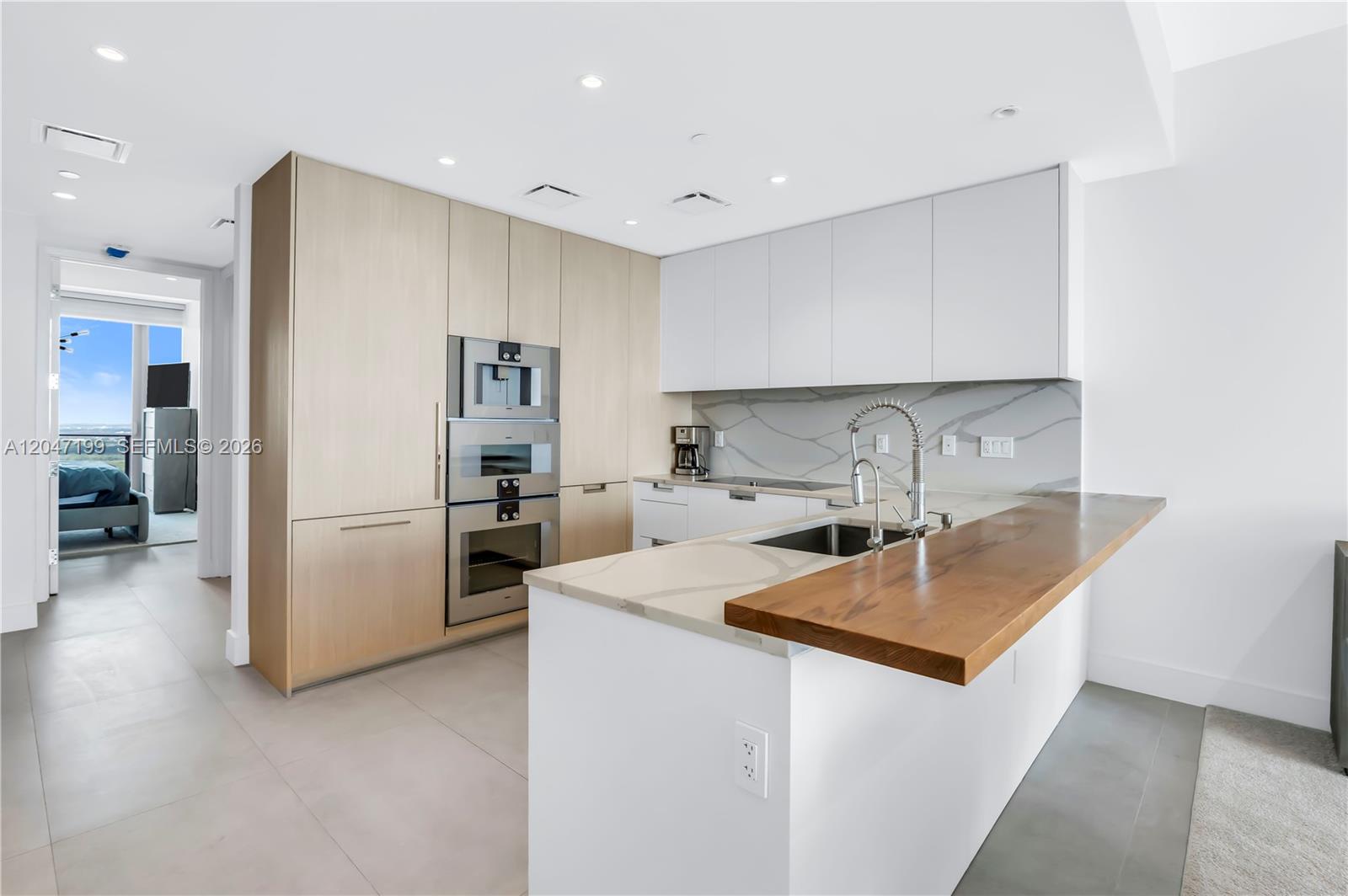 15701 Collins Ave # 2903