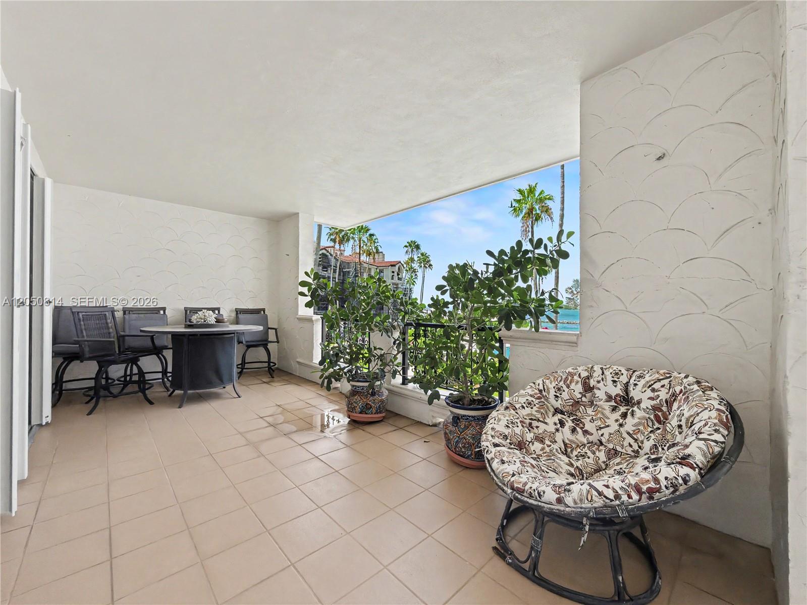 2124 Fisher Island Dr # 2124