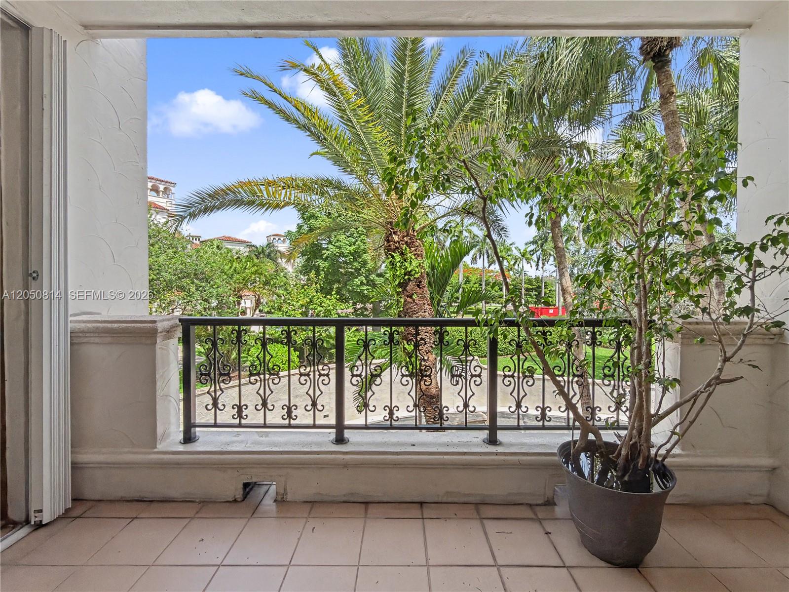 2124 Fisher Island Dr # 2124