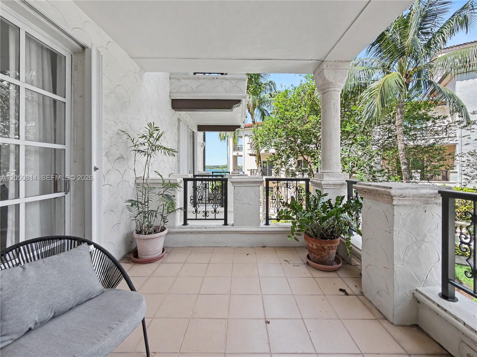 2124 Fisher Island Dr # 2124