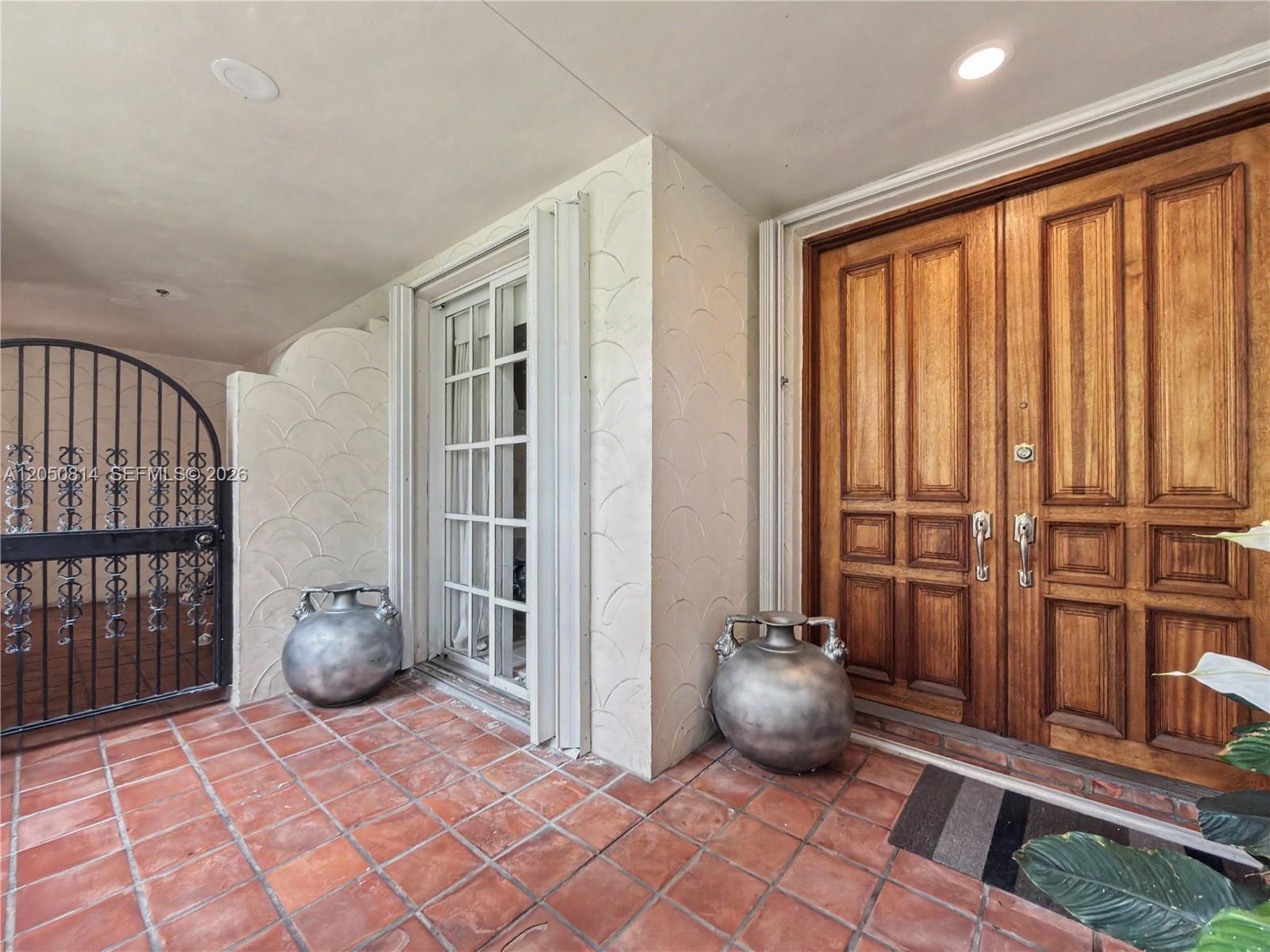 2124 Fisher Island Dr # 2124