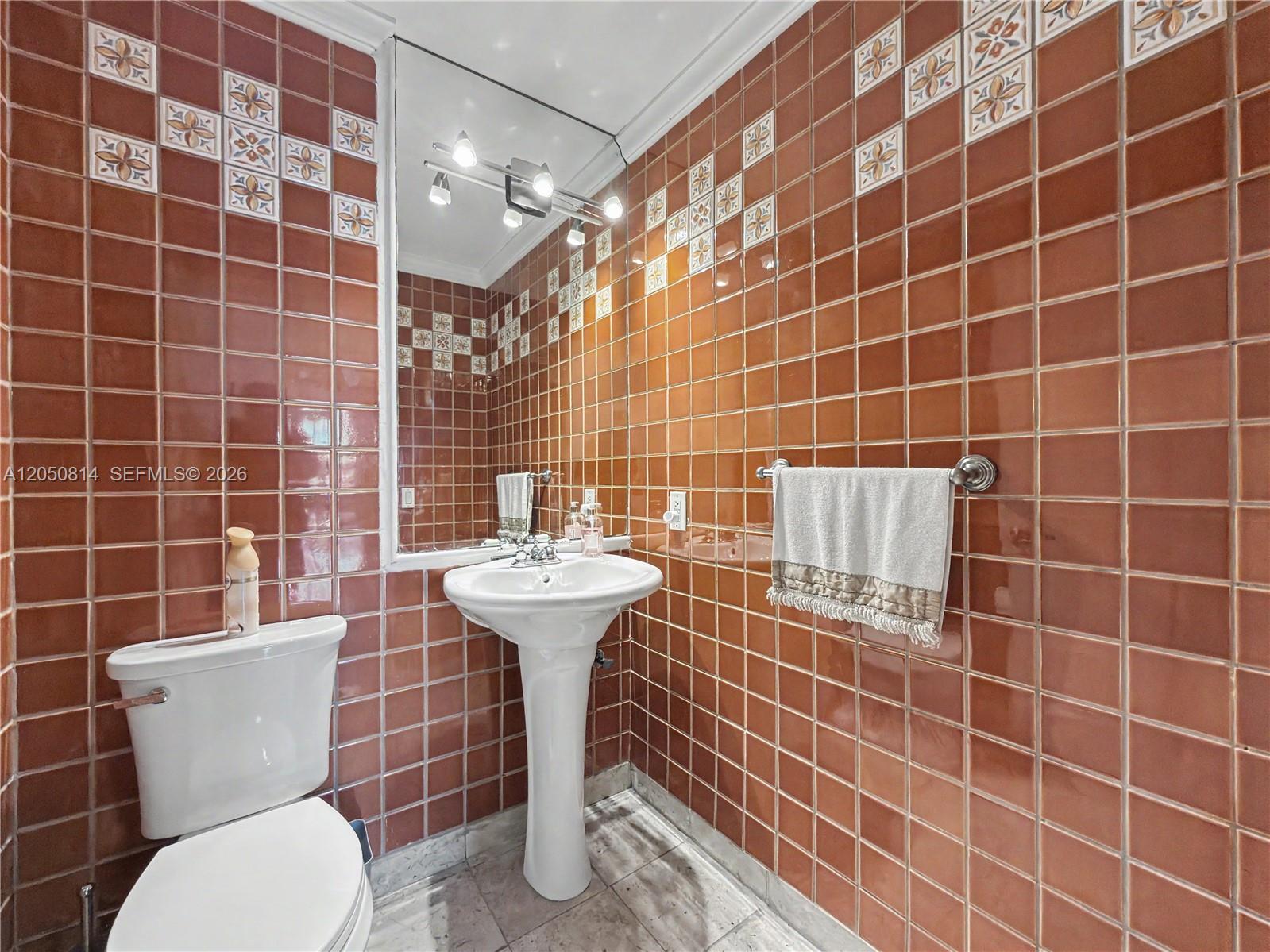 2124 Fisher Island Dr # 2124