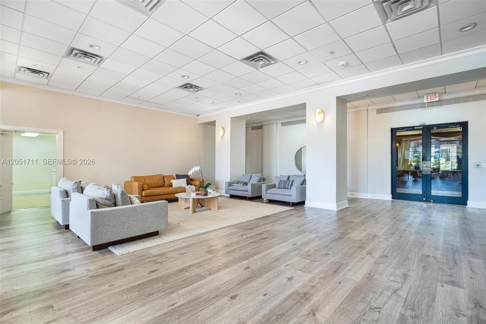 5600 Collins Ave # 7J