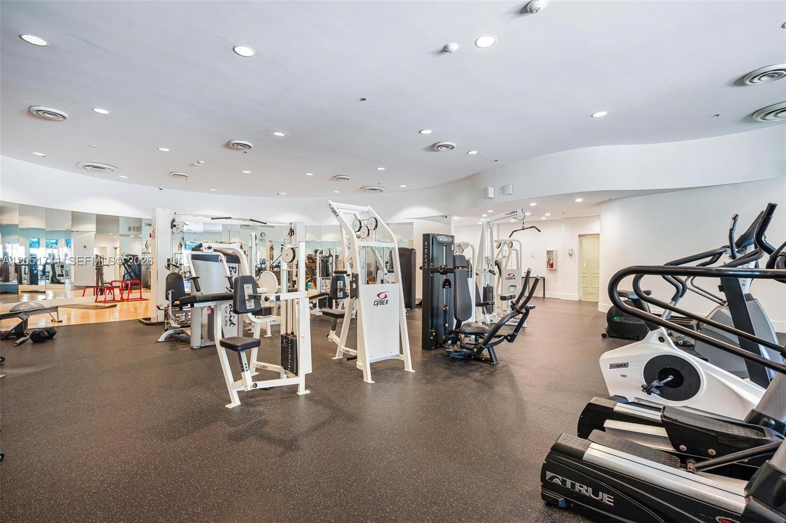 5600 Collins Ave # 7J