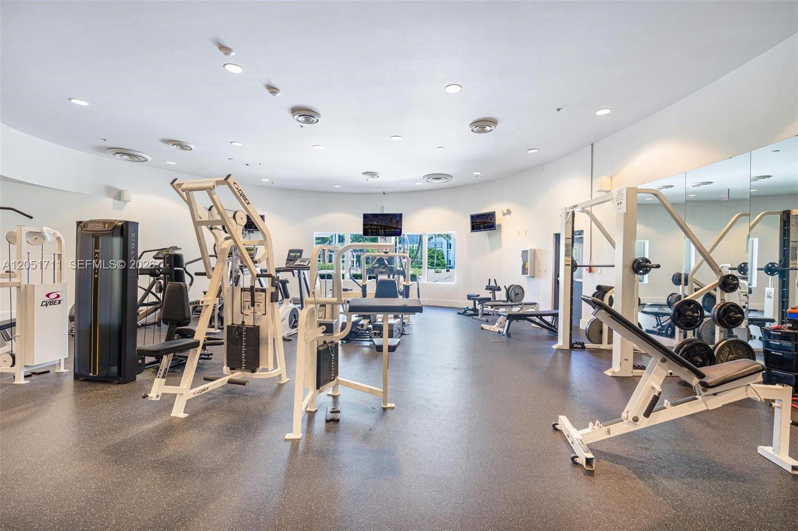 5600 Collins Ave # 7J