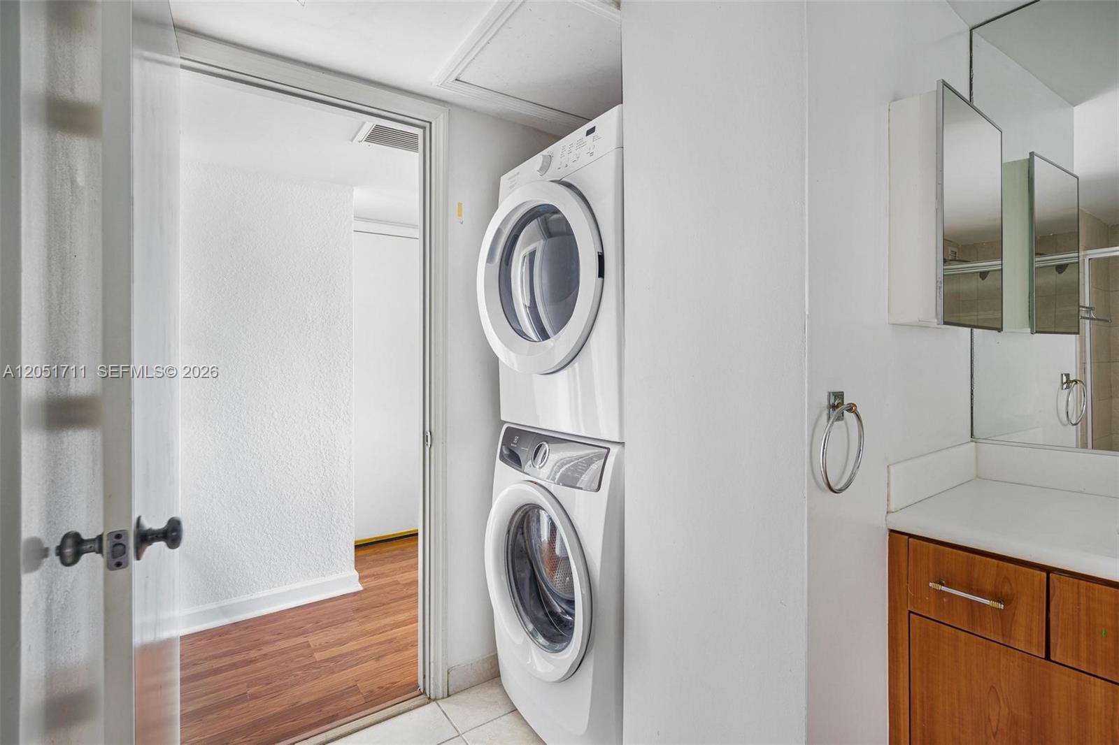 5600 Collins Ave # 7J