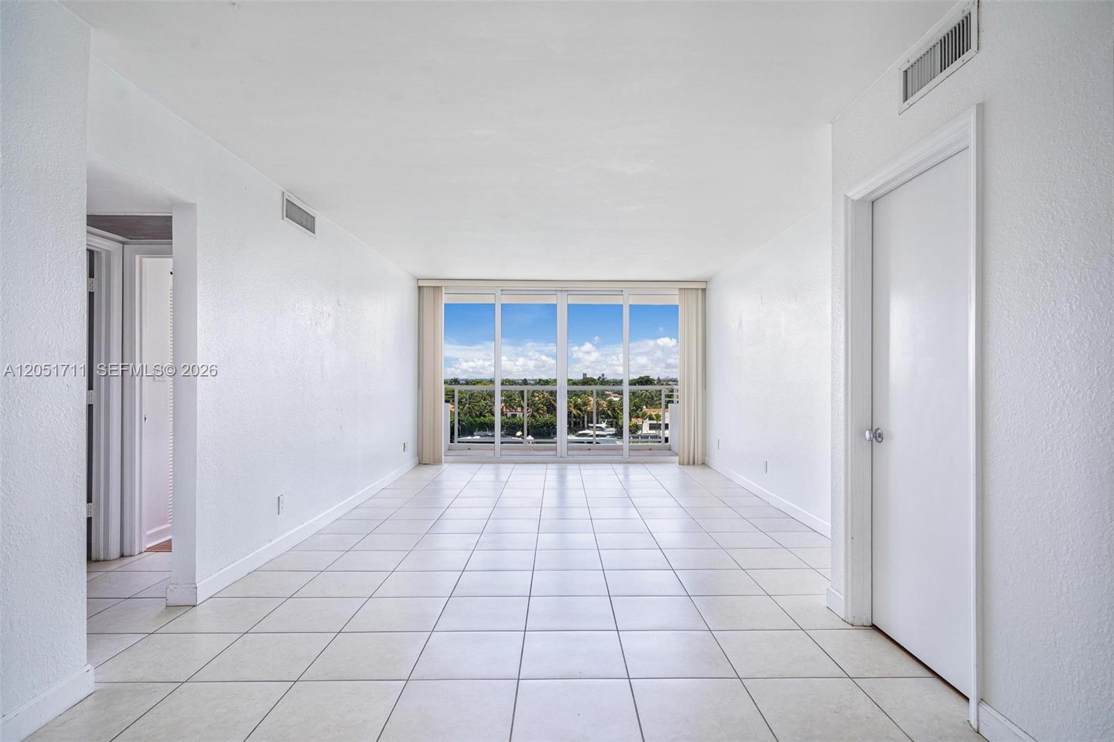 5600 Collins Ave # 7J