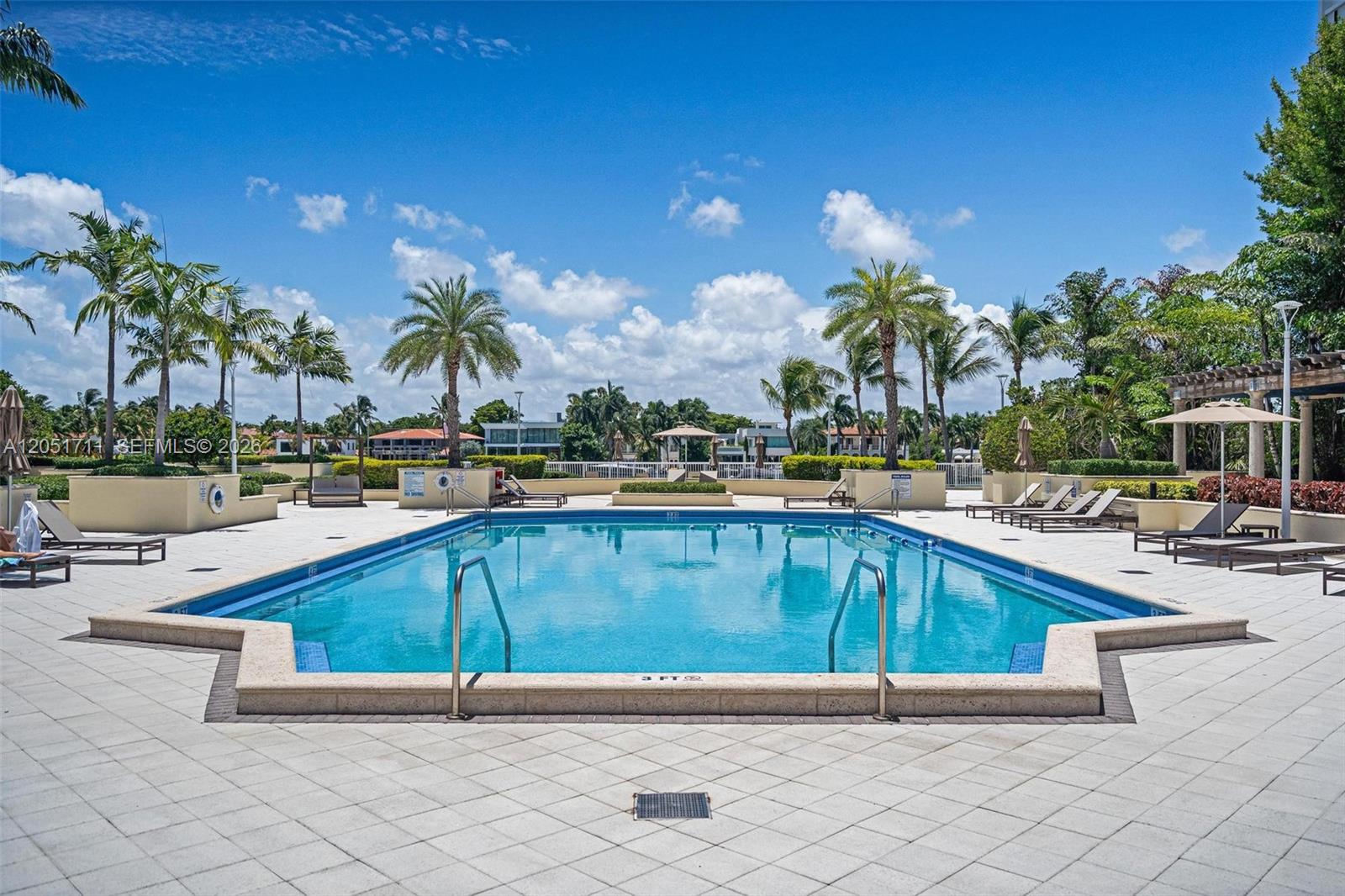 5600 Collins Ave # 7J