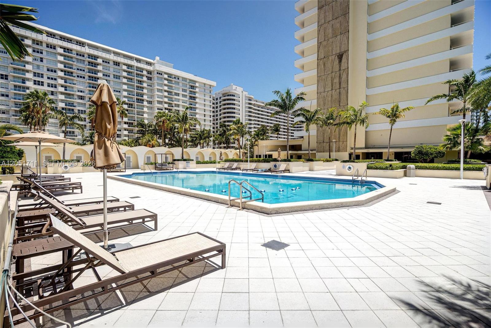 5600 Collins Ave # 7J