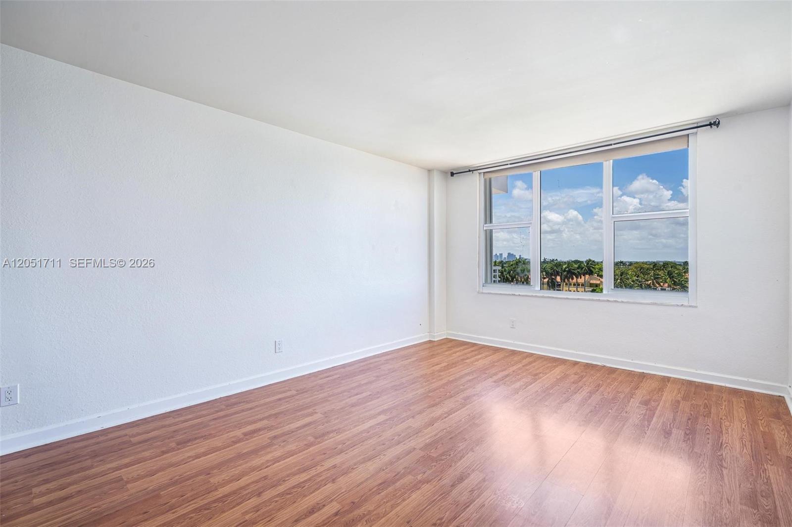 5600 Collins Ave # 7J