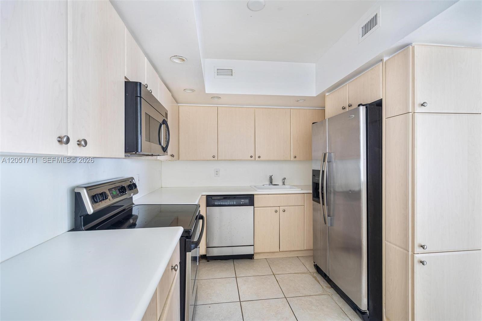 5600 Collins Ave # 7J