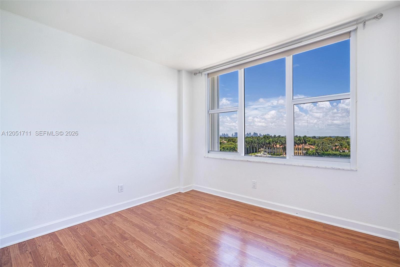 5600 Collins Ave # 7J