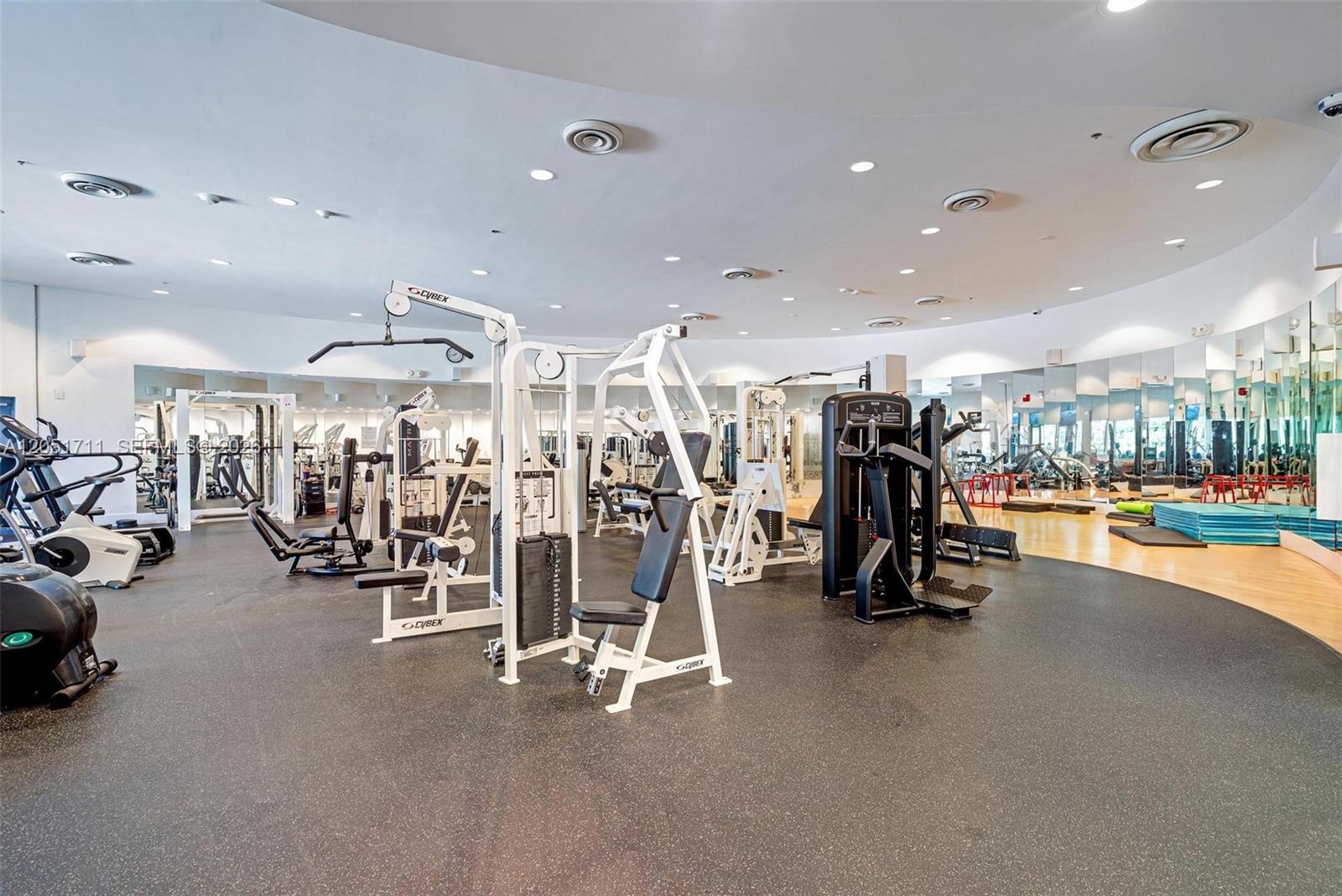 5600 Collins Ave # 7J