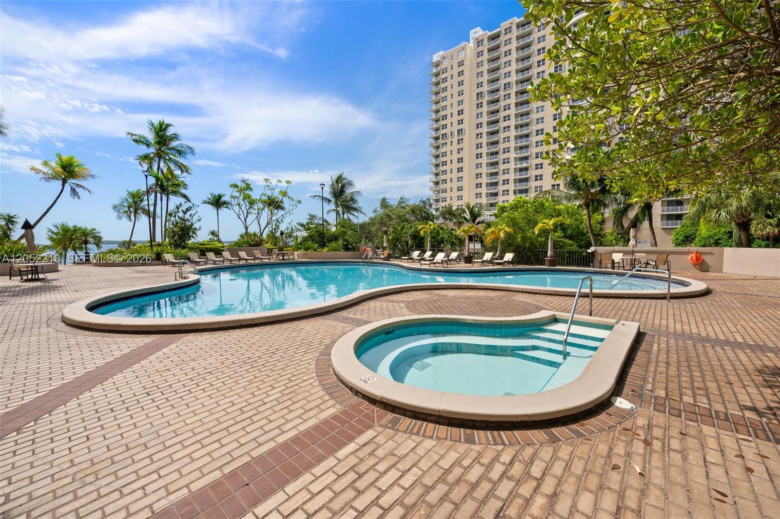 520 Brickell Key Dr # A1206