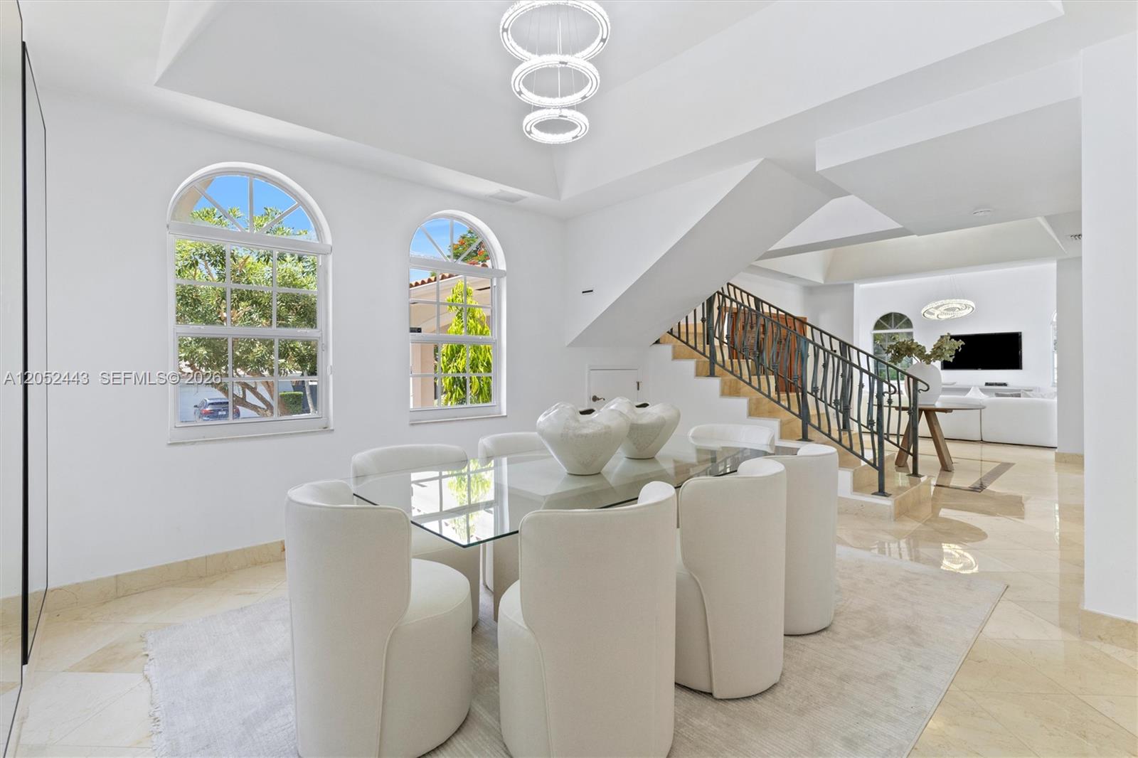 145 W Sunrise Ave