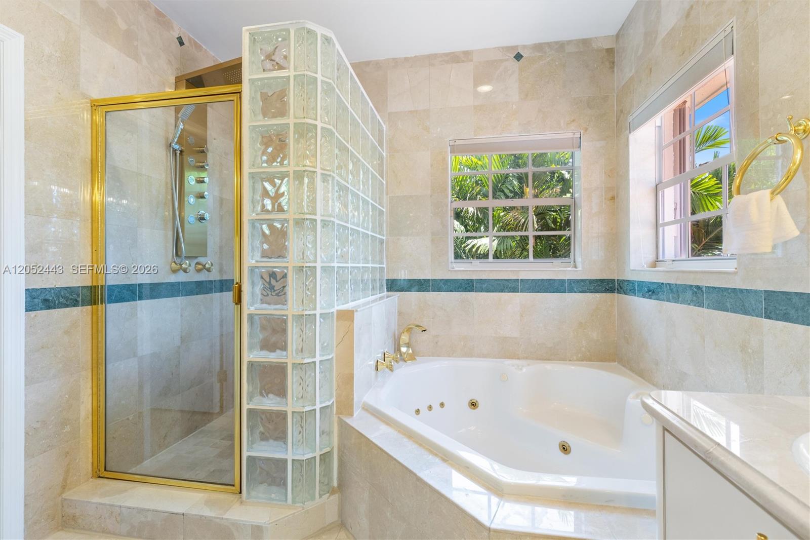 145 W Sunrise Ave