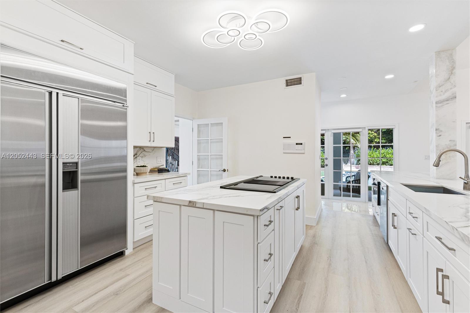 145 W Sunrise Ave
