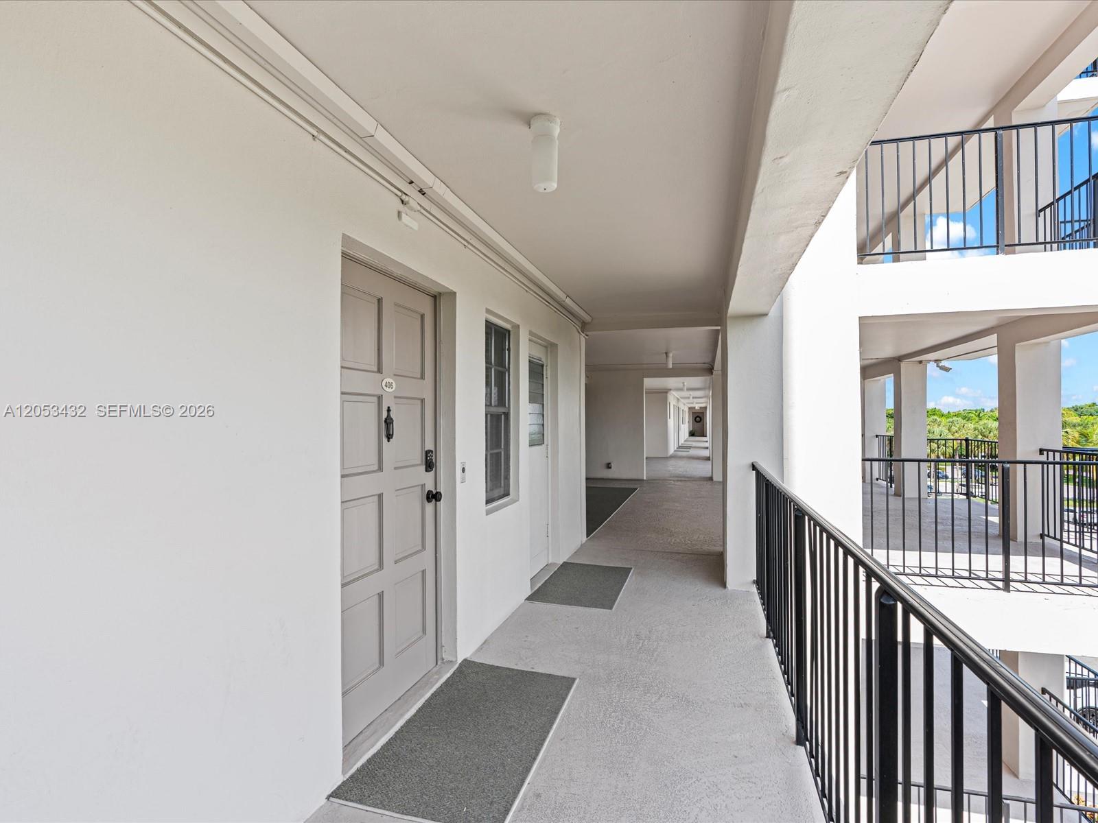 3150 N Palm Aire Dr # 406