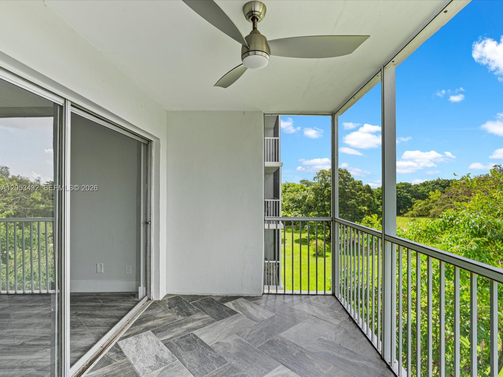 3150 N Palm Aire Dr # 406