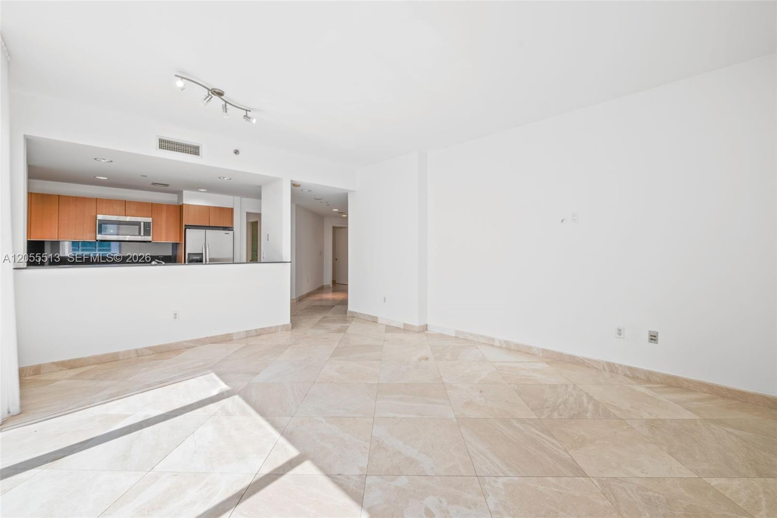 1050 Brickell Ave # 3314