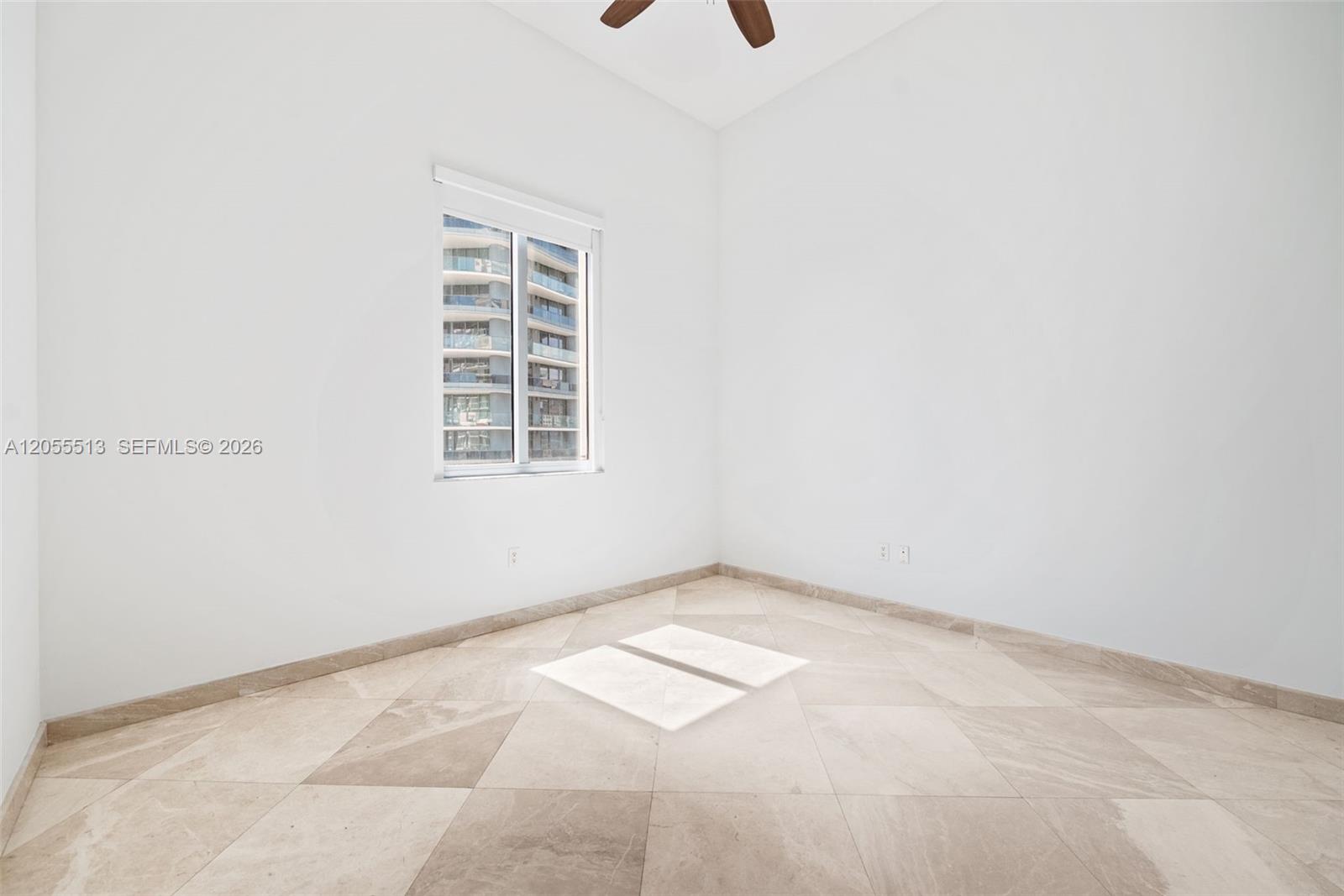 1050 Brickell Ave # 3314