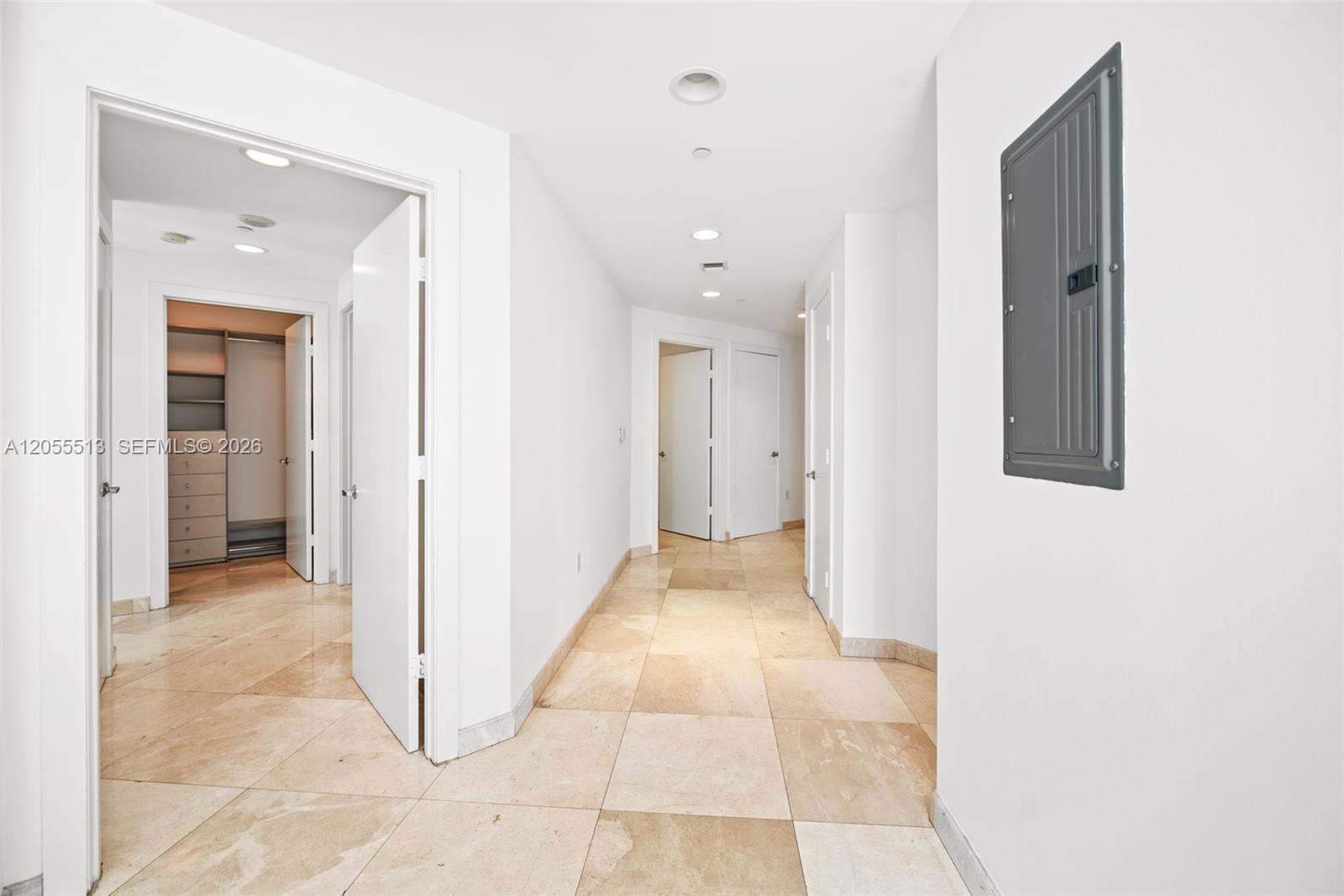 1050 Brickell Ave # 3314