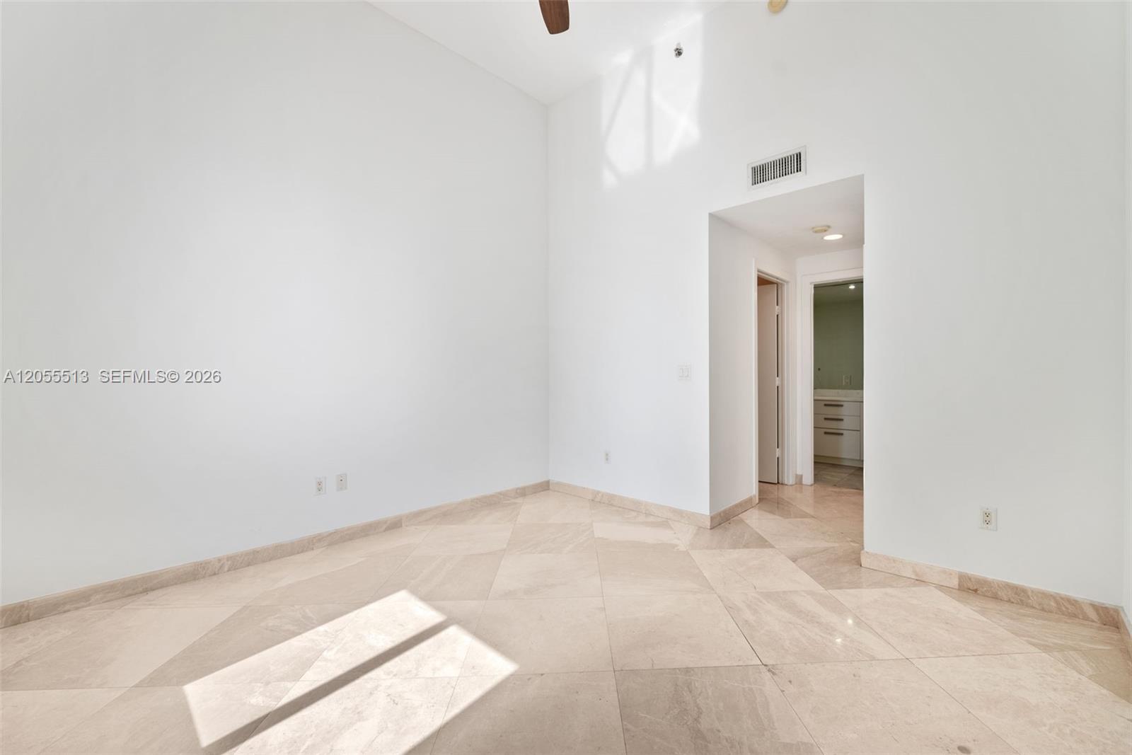 1050 Brickell Ave # 3314