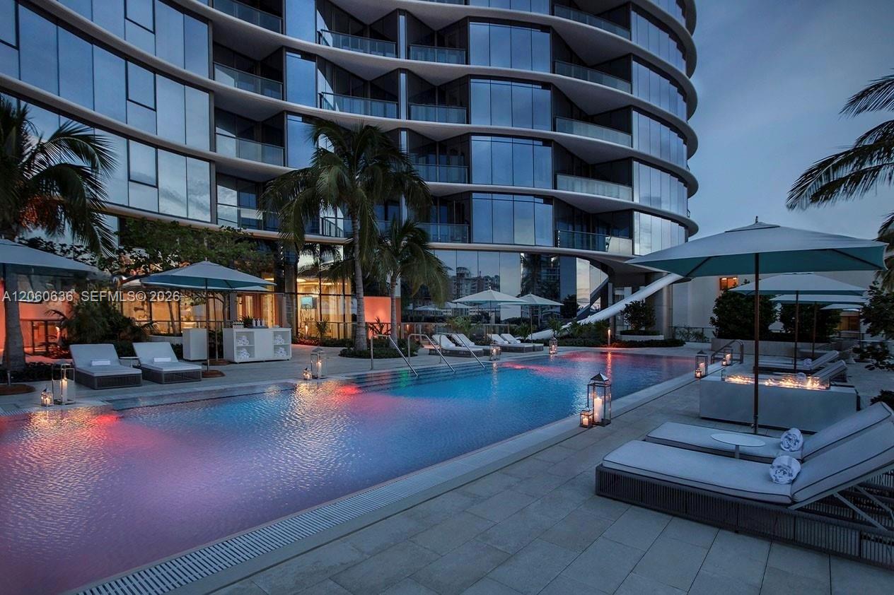 15701 Collins Ave # 4701