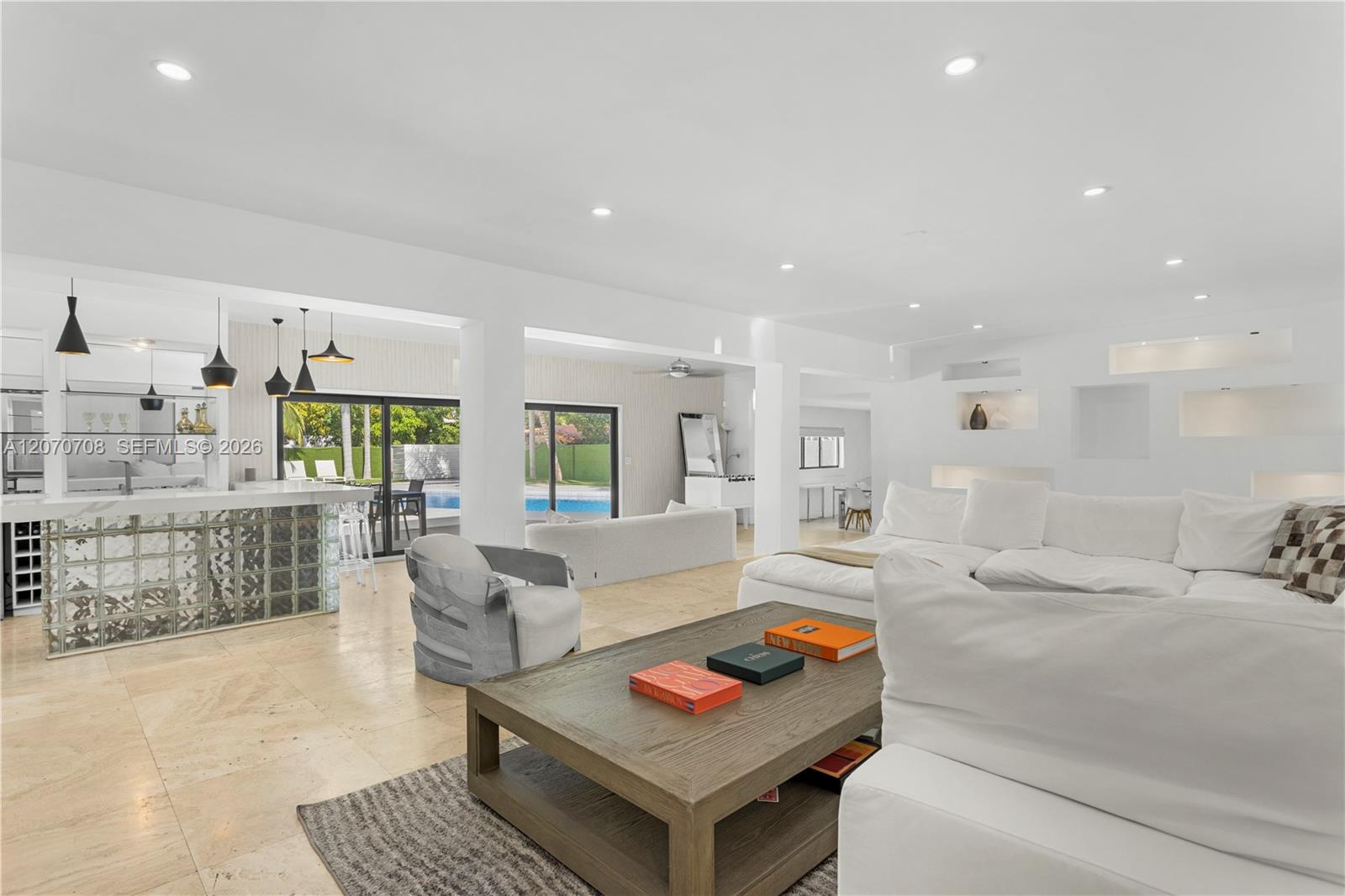 2388 Prairie Ave