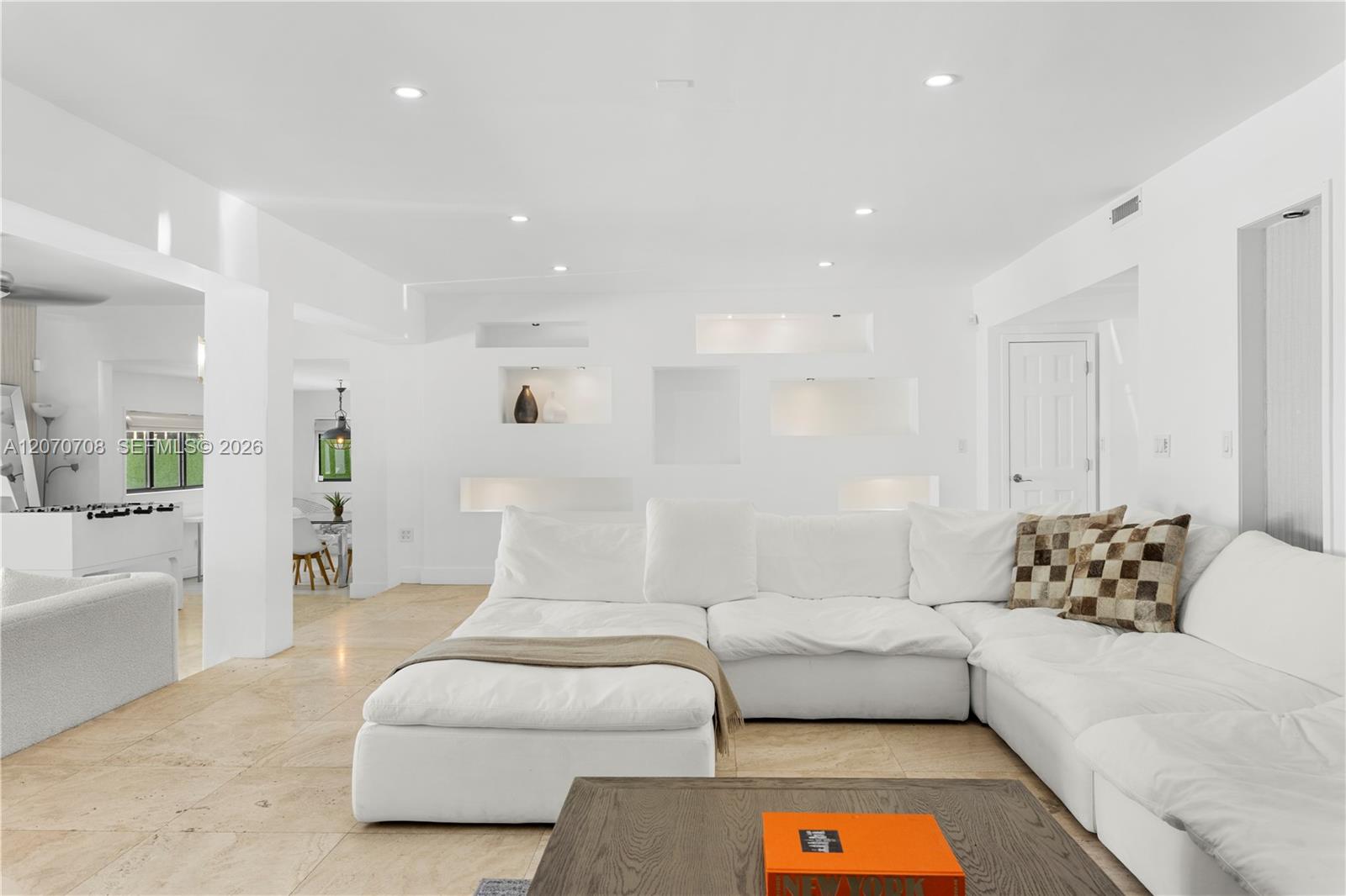 2388 Prairie Ave