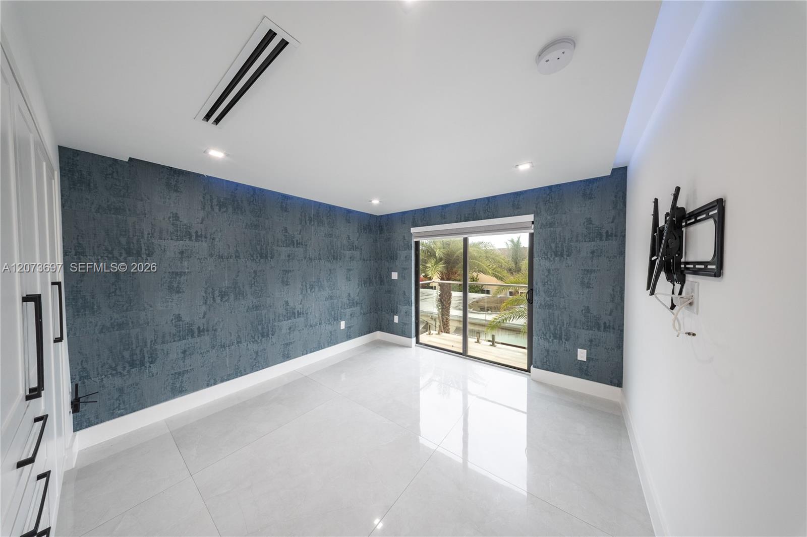 5601 N Ocean Dr