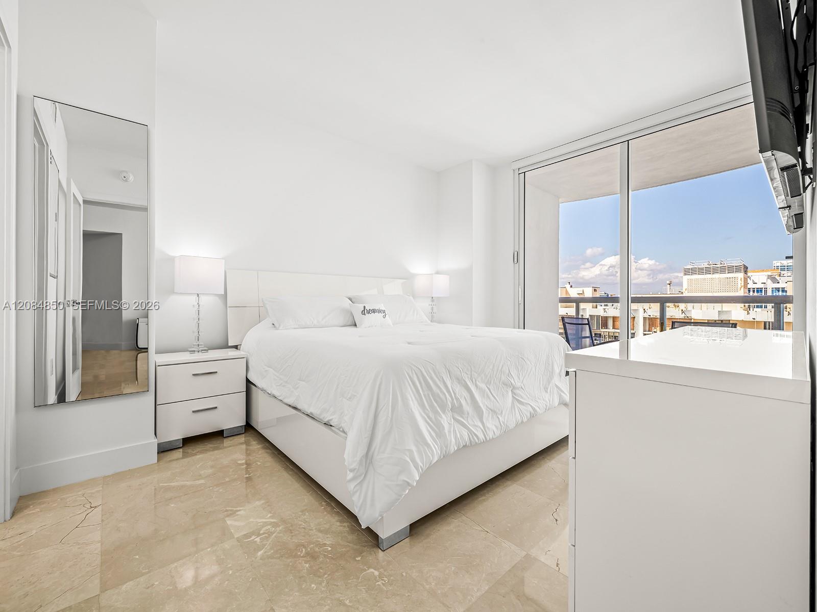 6365 Collins Ave # 1911