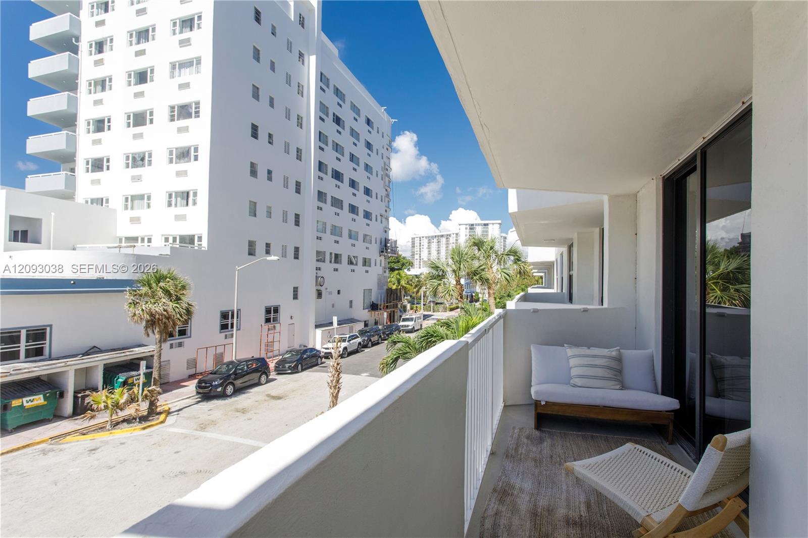 4301 Collins Ave # 207