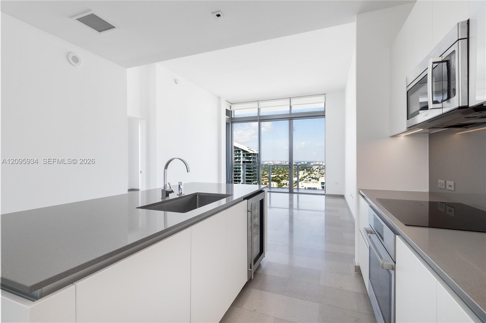 68 SE 6th St # 4006