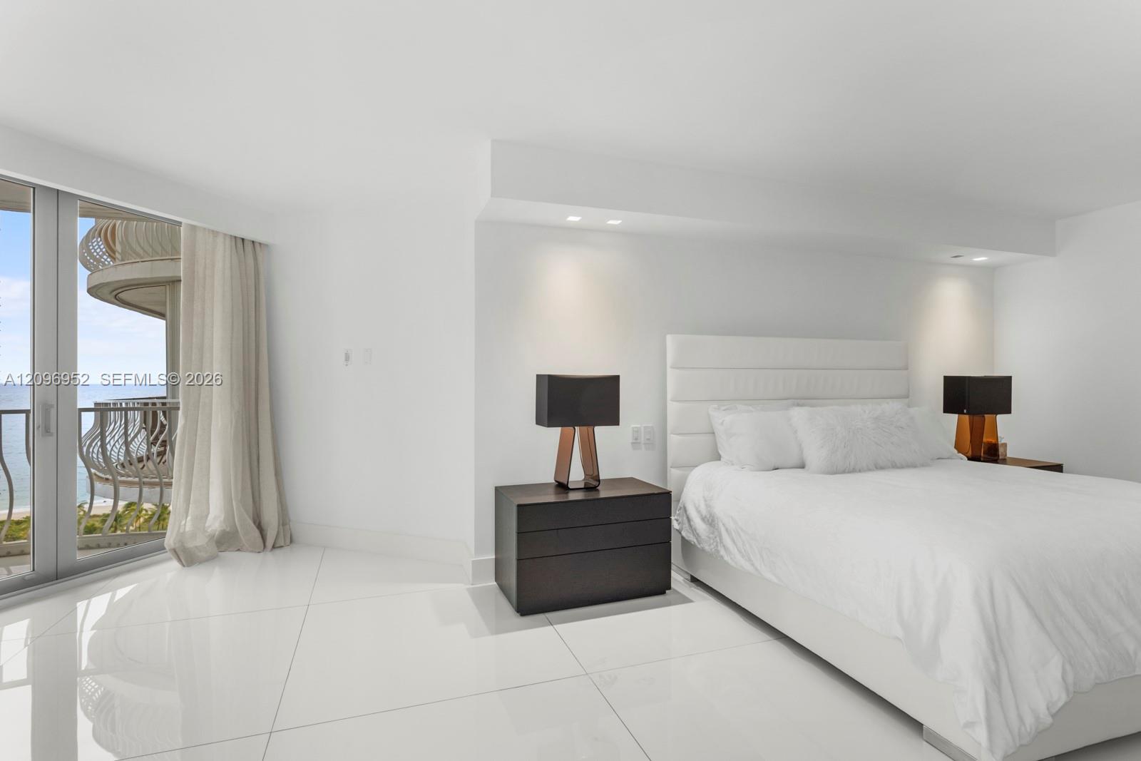 10155 Collins Avenue # 1210