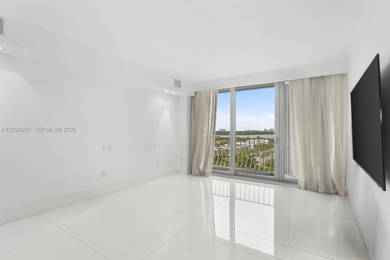 10155 Collins Avenue # 1210