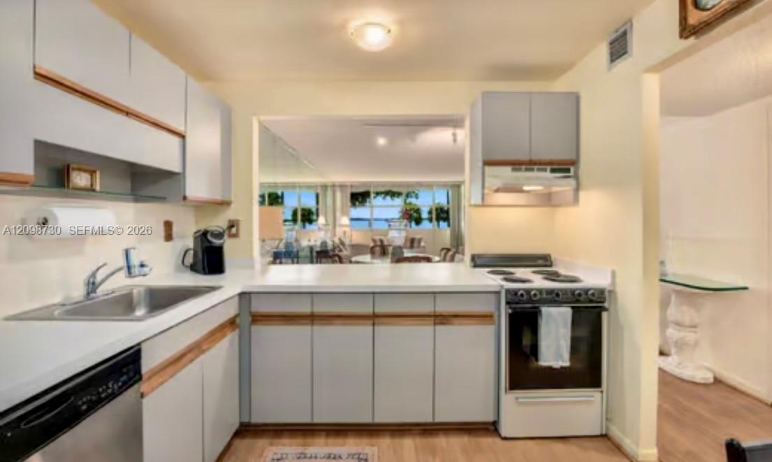 1420 Brickell Bay Dr # 202E