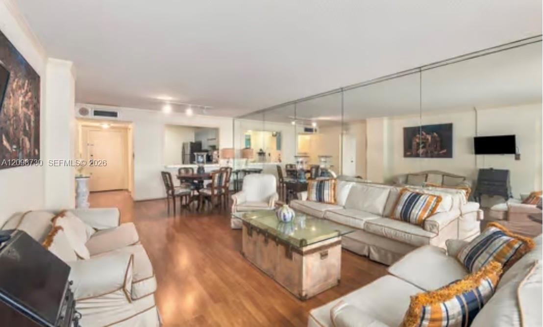 1420 Brickell Bay Dr # 202E