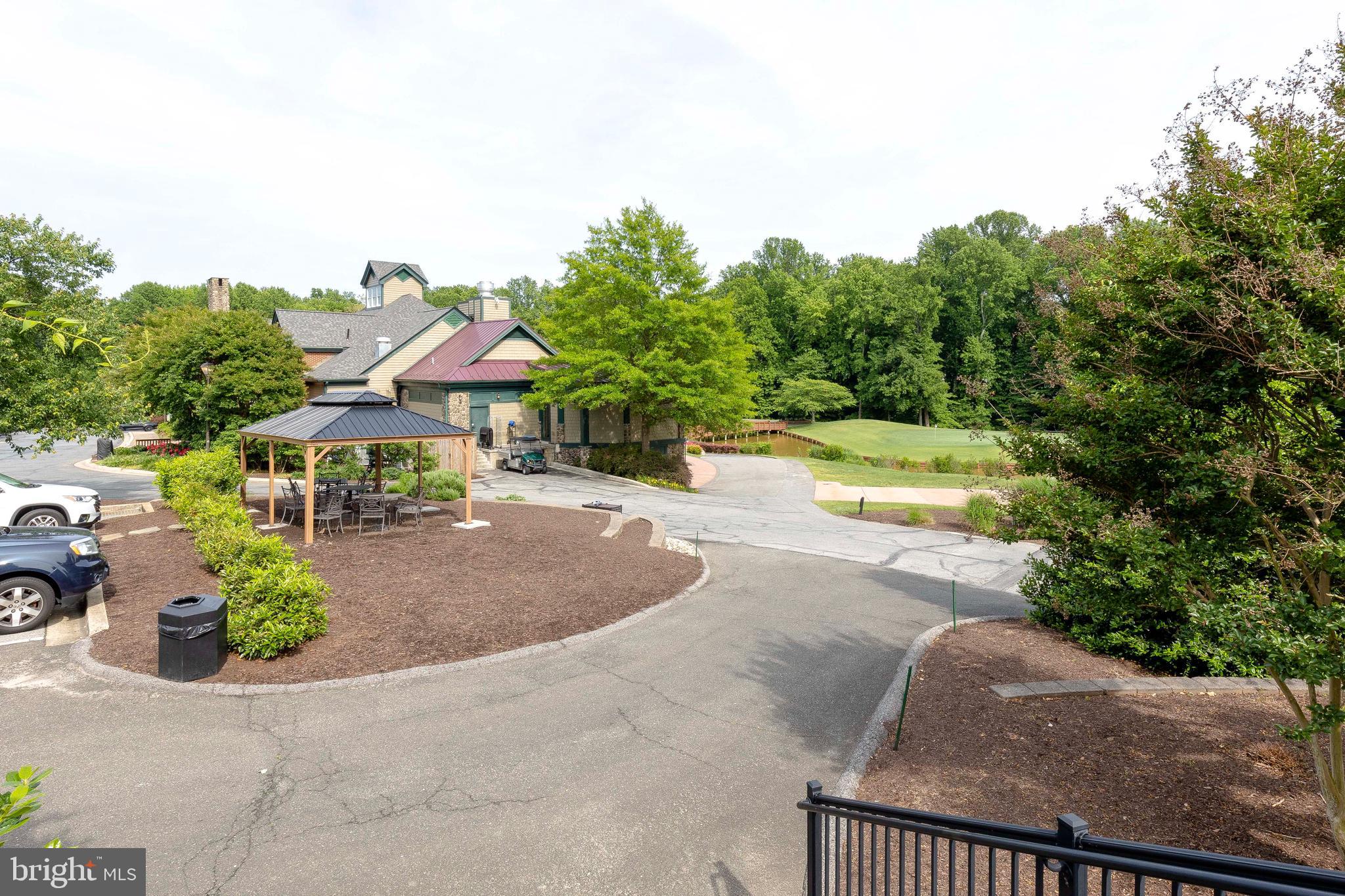 306 COLONY POINT PLACE