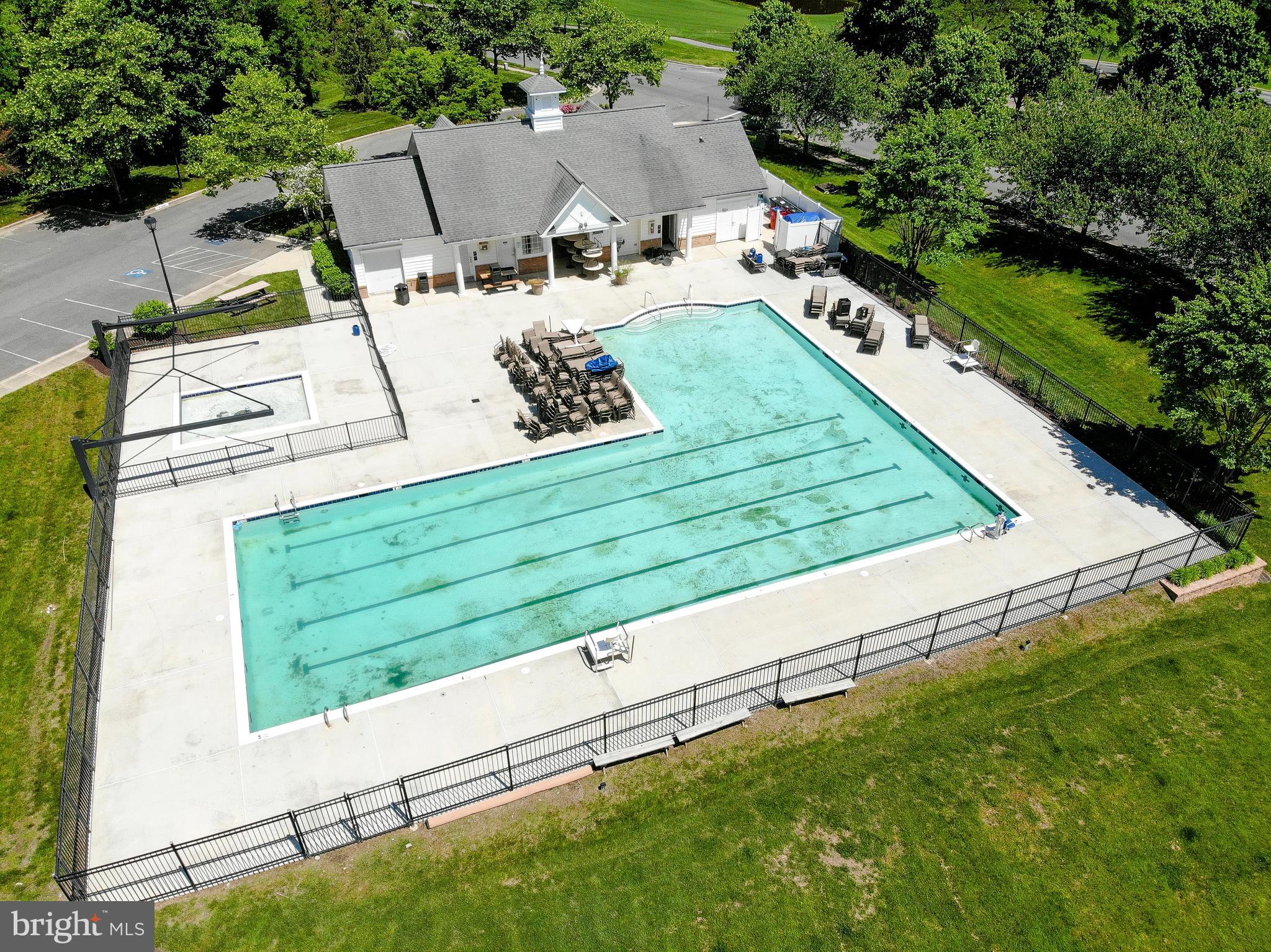 306 COLONY POINT PLACE