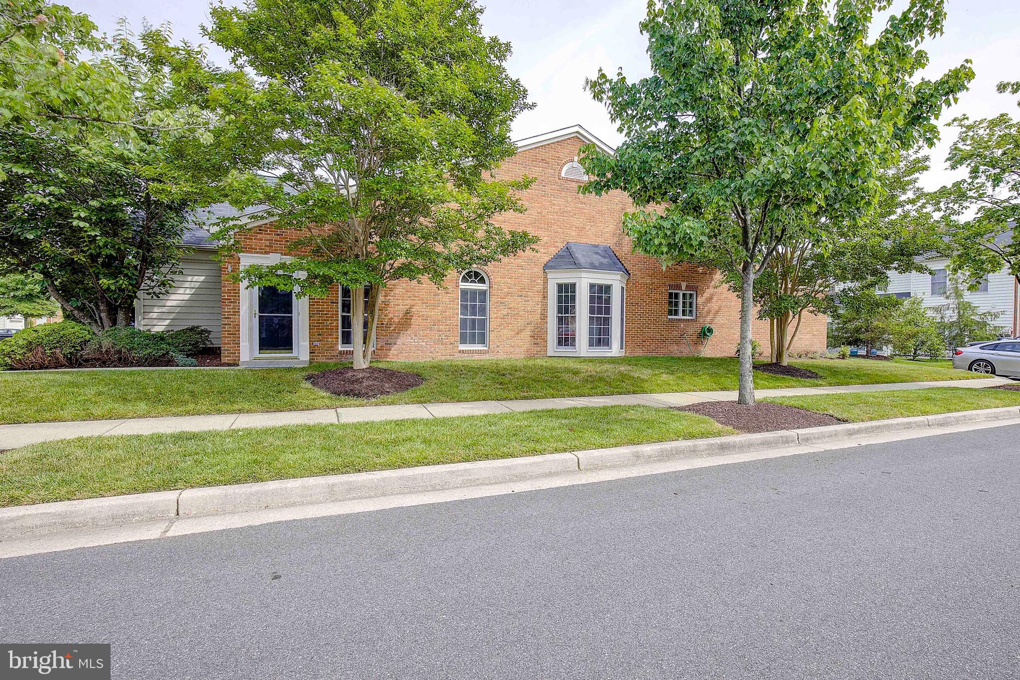 306 COLONY POINT PLACE