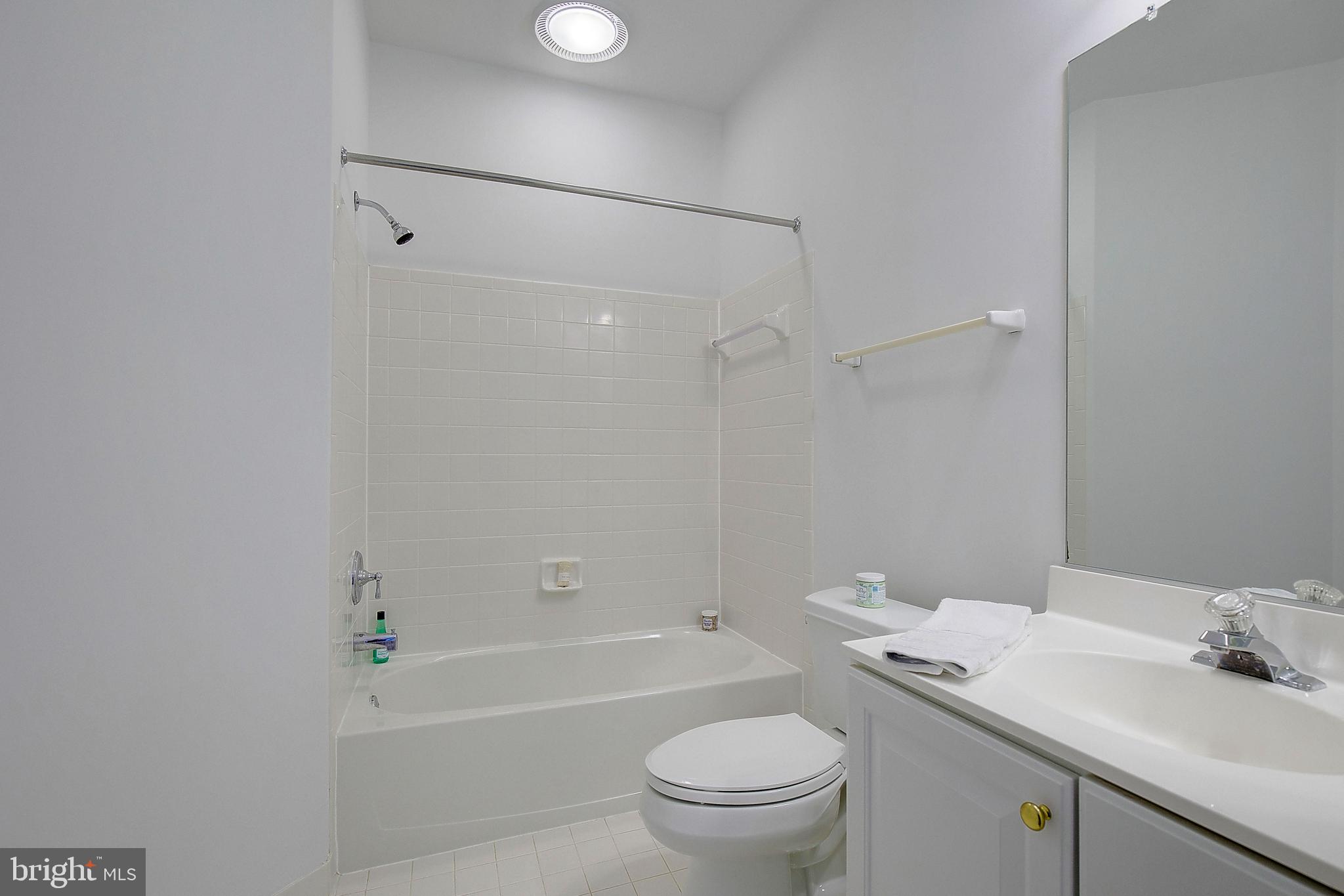 306 COLONY POINT PLACE